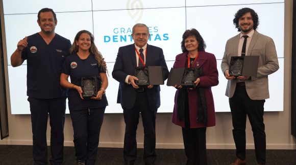 Premiación de ganadores de Grandes Dentistas 2023